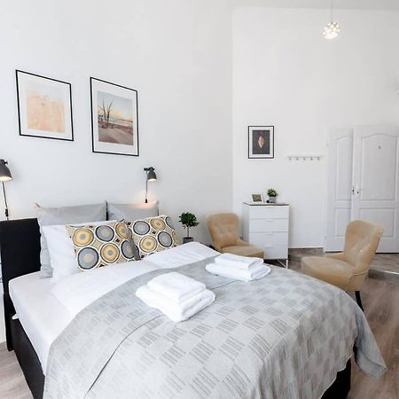 New A C Studio With View Of The Synagogue Budapest Extérieur photo