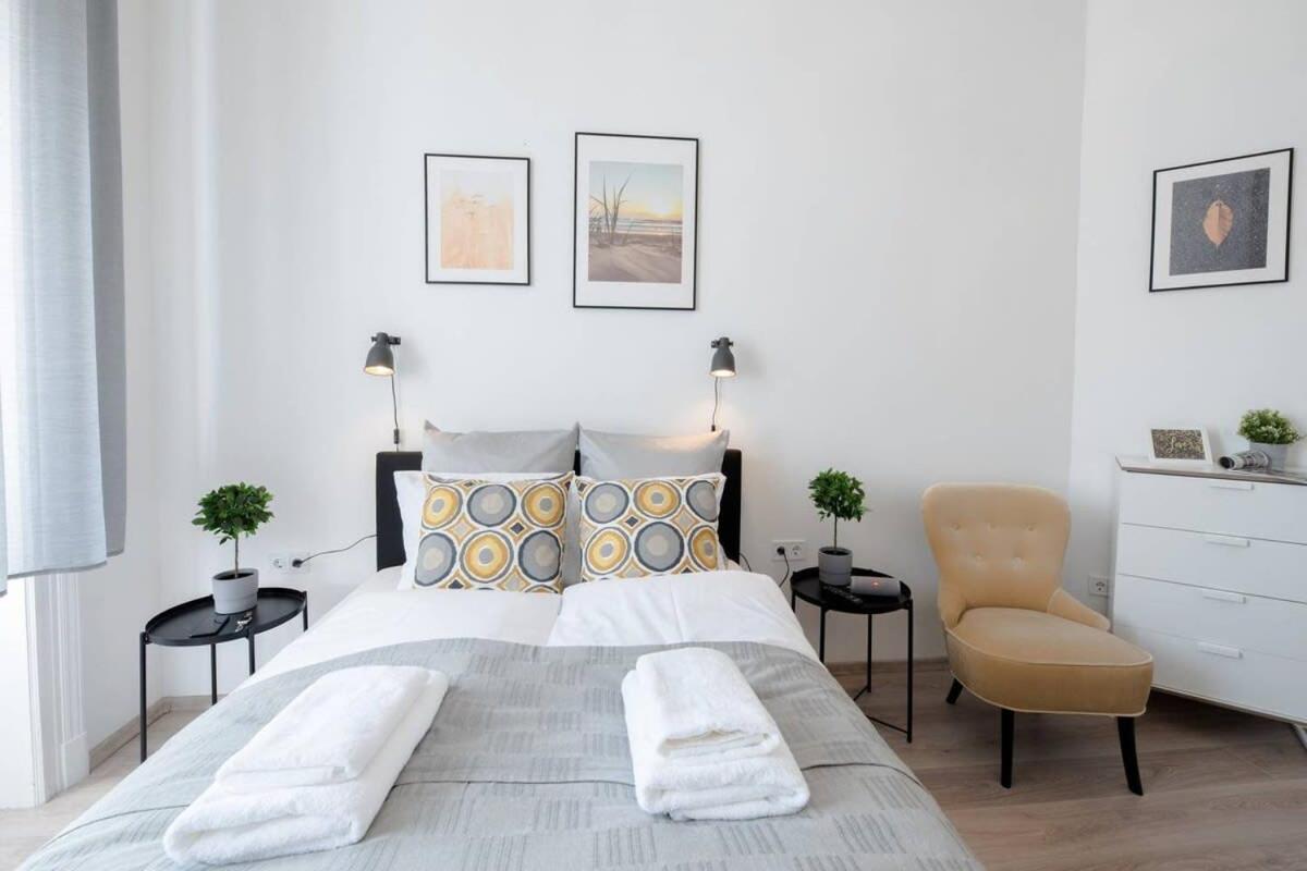 New A C Studio With View Of The Synagogue Budapest Extérieur photo