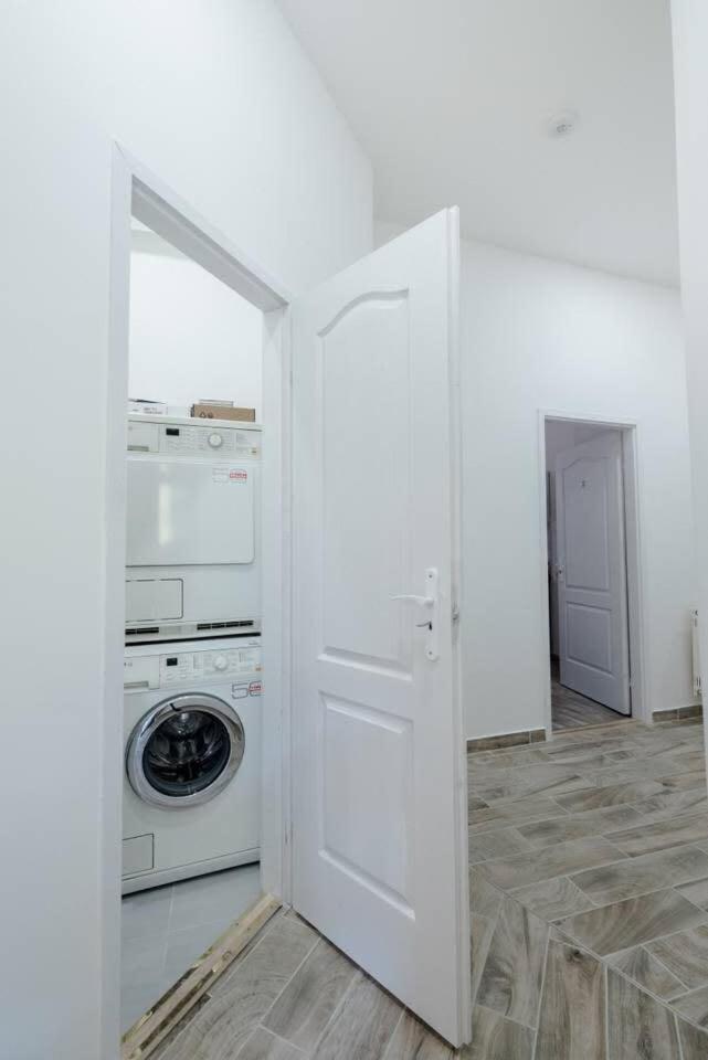 New A C Studio With View Of The Synagogue Budapest Extérieur photo
